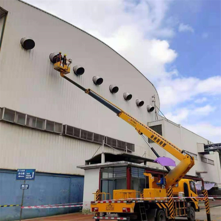 共青城高空作业车出租服务：专业广告牌安装解决方案