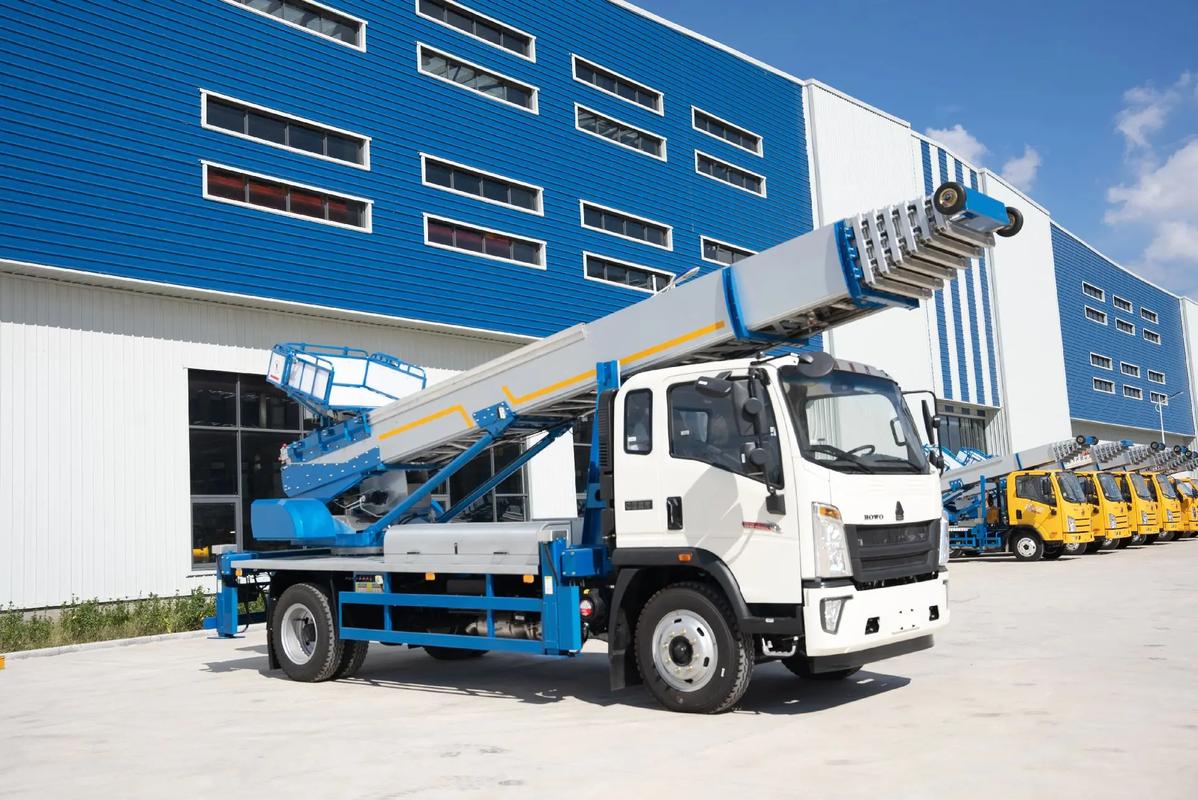 共青城出租云梯车高空作业车 建筑垃圾搬运