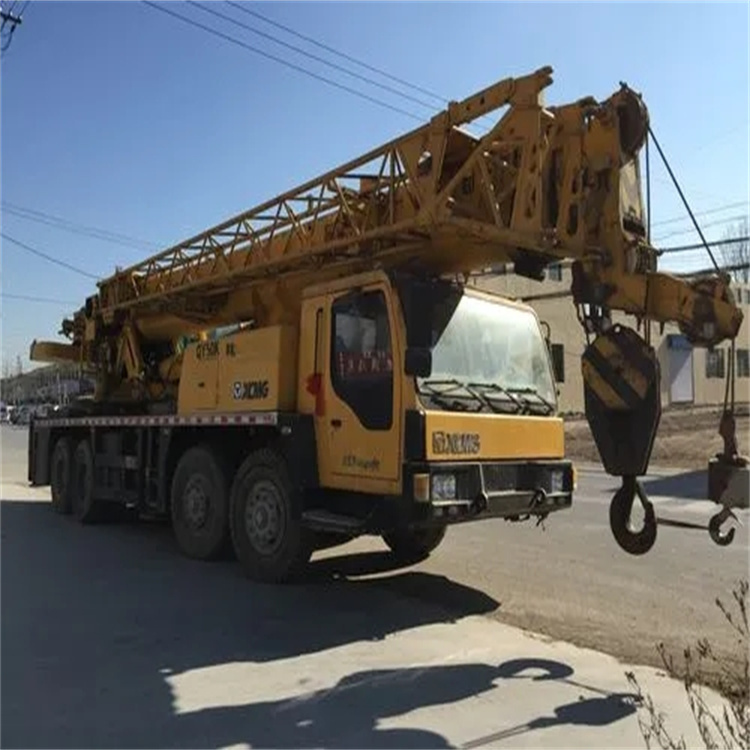 共青城吊车吊挖机的正确办法